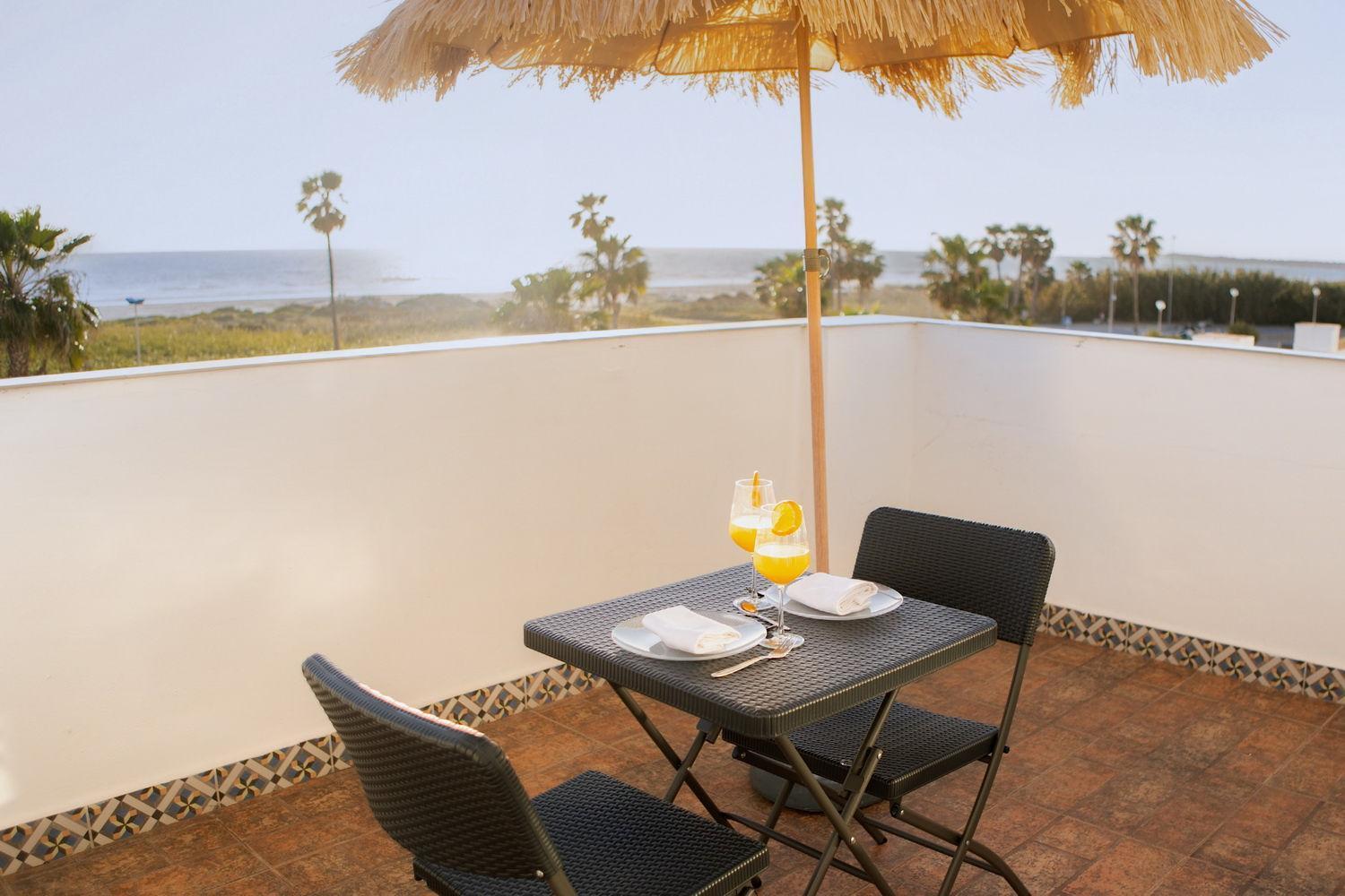 Hotel Playa Conil - Beachfront Studios & Suites Conil De La Frontera Exterior photo