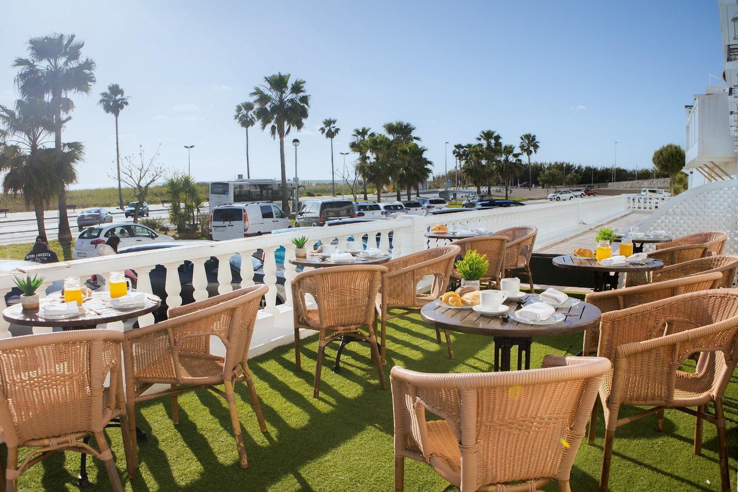 Hotel Playa Conil - Beachfront Studios & Suites Conil De La Frontera Exterior photo
