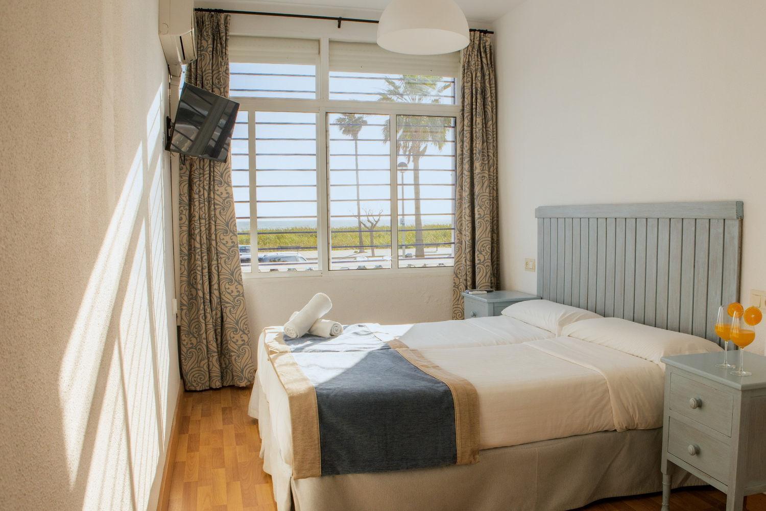 Hotel Playa Conil - Beachfront Studios & Suites Conil De La Frontera Exterior photo